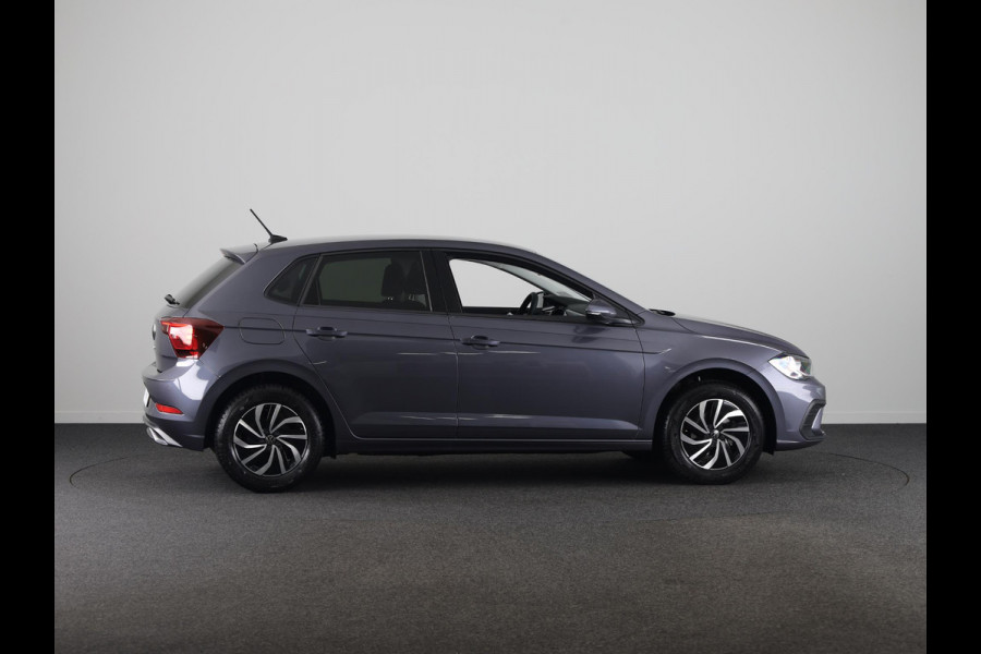 Volkswagen Polo GP Life Edition 1.0 95 pk 5 versn. Hand | 15" LM | Stoelverwarming | Camera |
