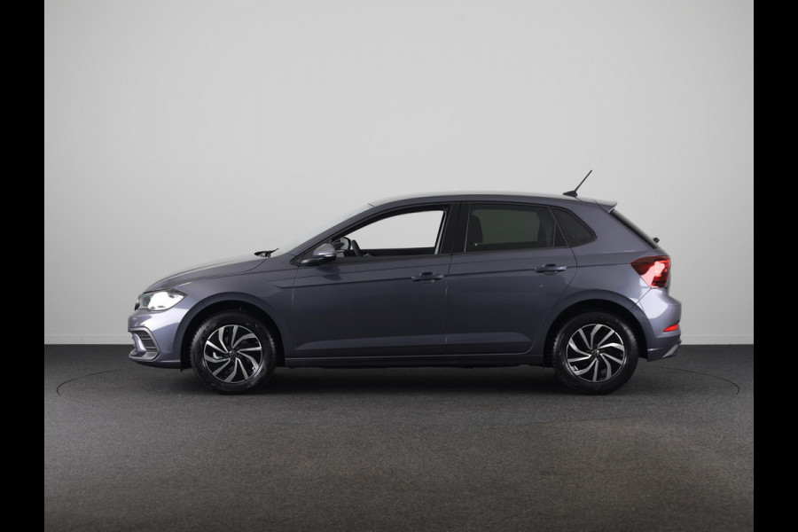 Volkswagen Polo GP Life Edition 1.0 95 pk 5 versn. Hand | 15" LM | Stoelverwarming | Camera |
