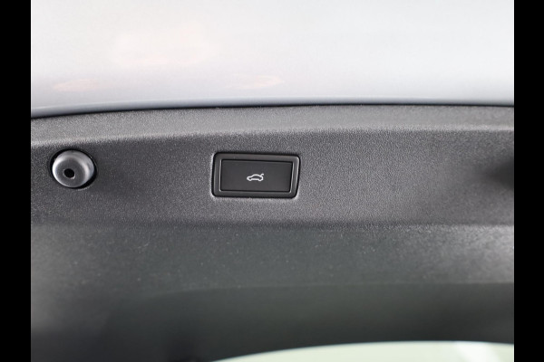 Volkswagen ID.7 Pro Limited Edition 77 kWh accu 286 PK | Velgen 20" | Trekhaak| Stoel & Stuurverwarming |