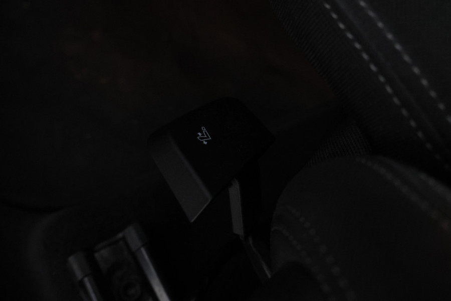 BMW X1 sDrive18d High Executive Automaat, Panorama dak, Navigatie