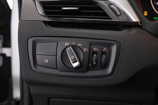 BMW X1 sDrive18d High Executive Automaat, Panorama dak, Navigatie