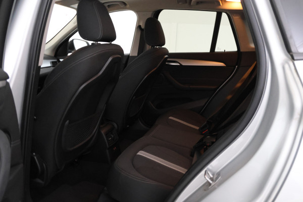 BMW X1 sDrive18d High Executive Automaat, Panorama dak, Navigatie