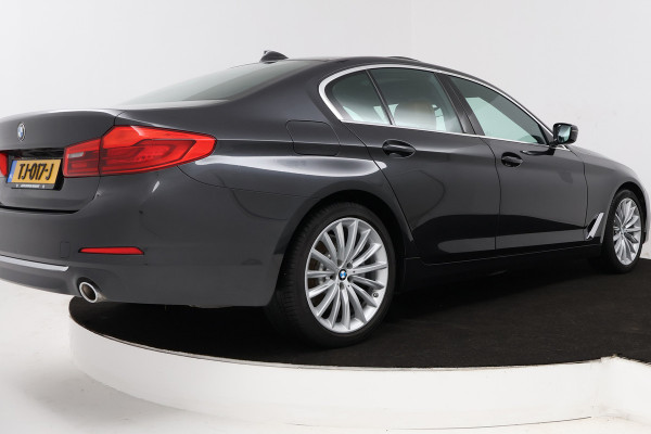 BMW 5 Serie 530i High Executive (PANORAMADAK, SFEERVERLICHTING, STOELVERWARMING/VENTILATIE, ELEKTR STOELEN)