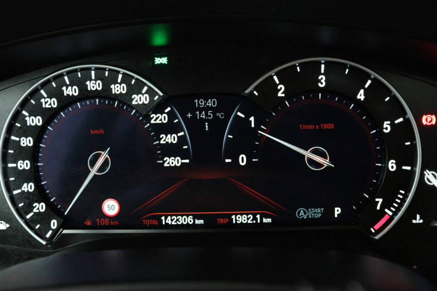 BMW 5 Serie 530i High Executive (PANORAMADAK, SFEERVERLICHTING, STOELVERWARMING/VENTILATIE, ELEKTR STOELEN)