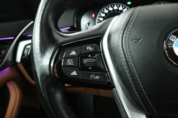 BMW 5 Serie 530i High Executive (PANORAMADAK, SFEERVERLICHTING, STOELVERWARMING/VENTILATIE, ELEKTR STOELEN)