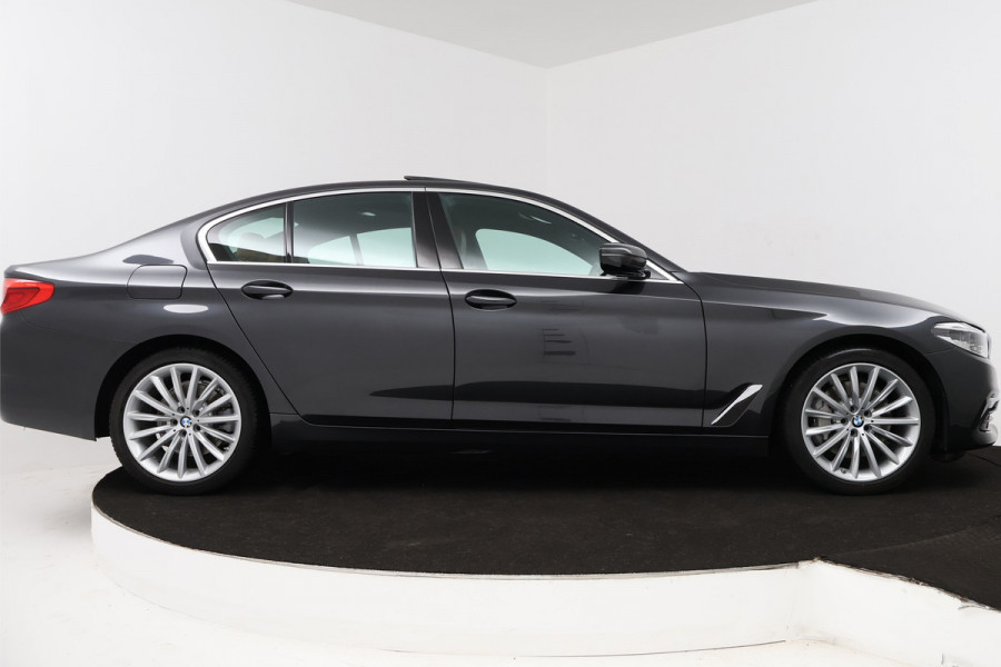 BMW 5 Serie 530i High Executive (PANORAMADAK, SFEERVERLICHTING, STOELVERWARMING/VENTILATIE, ELEKTR STOELEN)