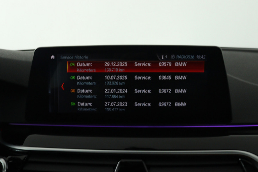 BMW 5 Serie 530i High Executive (PANORAMADAK, SFEERVERLICHTING, STOELVERWARMING/VENTILATIE, ELEKTR STOELEN)