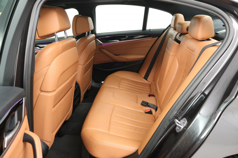 BMW 5 Serie 530i High Executive (PANORAMADAK, SFEERVERLICHTING, STOELVERWARMING/VENTILATIE, ELEKTR STOELEN)