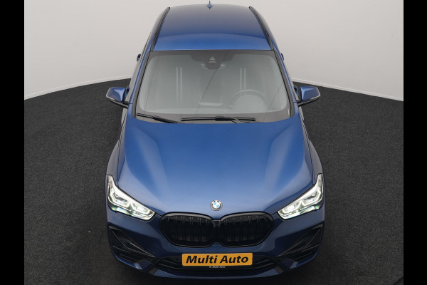 BMW X1 xDrive25e Sportline PHEV 221pk Dealer O.H. | Trekhaak Afn. | Camera | Adaptive LED | Hifi Sound | Sportstoelen Verwarmd | Sfeerverlichting | Apple Carplay | Navigatie | DAB | Cruise Control | Plug In Hybrid |