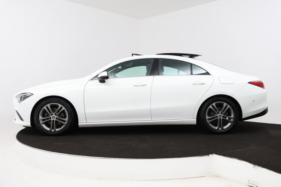 Mercedes-Benz CLA-Klasse 180 Business Solution (PANORAMADAK, TREKHAAK, CAMERA, CRUISE CONTROL, PARKEERSENSOREN)