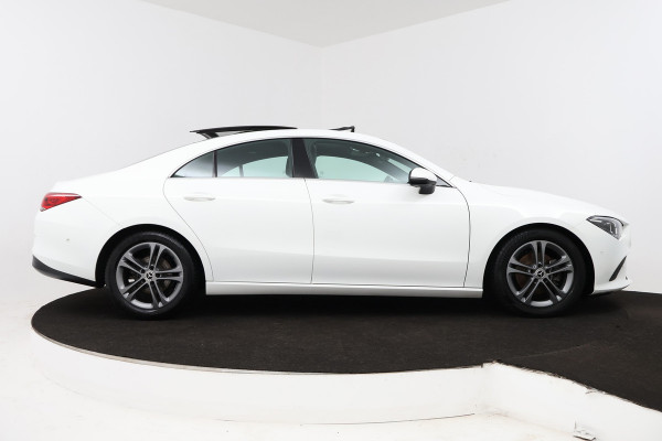 Mercedes-Benz CLA-Klasse 180 Business Solution (PANORAMADAK, TREKHAAK, CAMERA, CRUISE CONTROL, PARKEERSENSOREN)