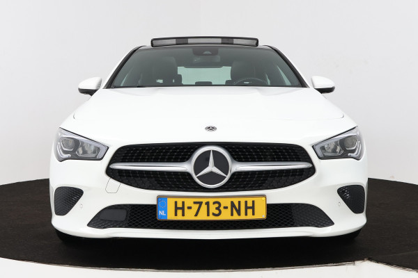 Mercedes-Benz CLA-Klasse 180 Business Solution (PANORAMADAK, TREKHAAK, CAMERA, CRUISE CONTROL, PARKEERSENSOREN)