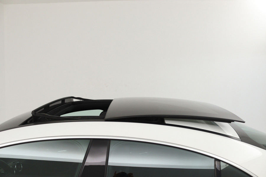Mercedes-Benz CLA-Klasse 180 Business Solution (PANORAMADAK, TREKHAAK, CAMERA, CRUISE CONTROL, PARKEERSENSOREN)