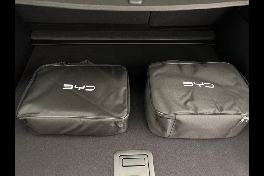 BYD SEAL U 1.5 DM-i Comfort PHEV 125KM-Elektrisch 218PK Pano/Dak, Head/Up Adapt.Cruise/Conrol, 360-Camera, NEW, BTW!!