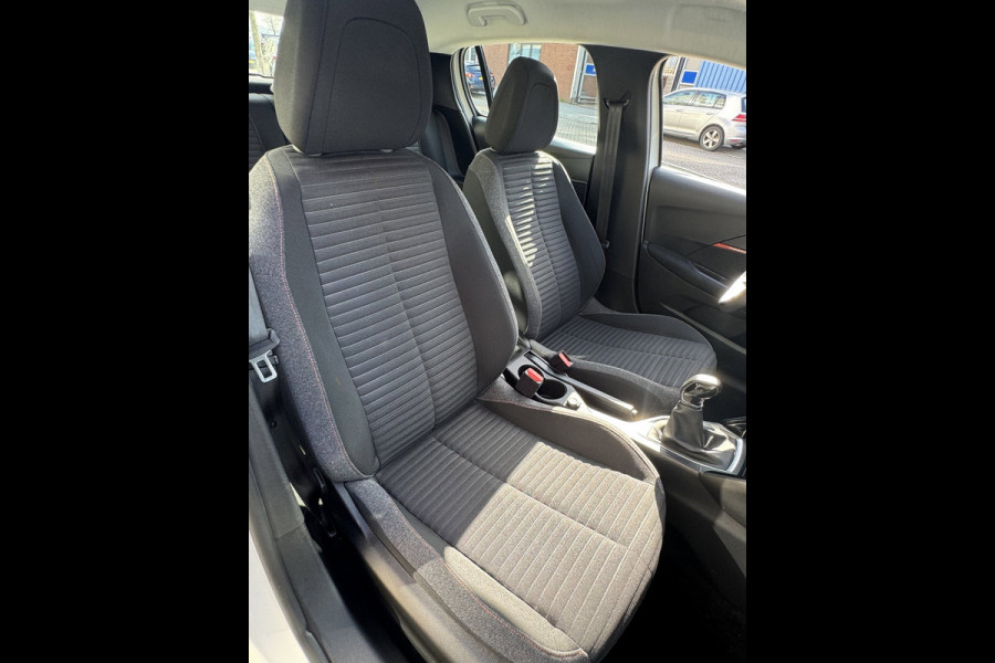 Peugeot 208 1.2 PureTech Active Pack - 45.000 KM - Apple CarPlay / Navigatie I Airco I LED I PDC I Dealer onderhouden