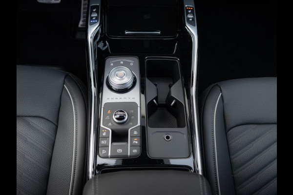 Kia Sorento 1.6 T-GDi Plug-in Hybrid 4WD ExecutiveLine 7p. | VOORRAADVOORDEEL | Bose audio | Schuifkanteldak | Stoel en stuurverwarming |