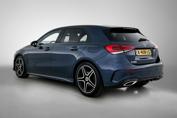 Mercedes-Benz A-Klasse 180 Business Solution AMG (SFEERVERLICHTING, CAMERA, NAVIGATIE, STOELVERWARMING, GOED ONDERHOUDEN)