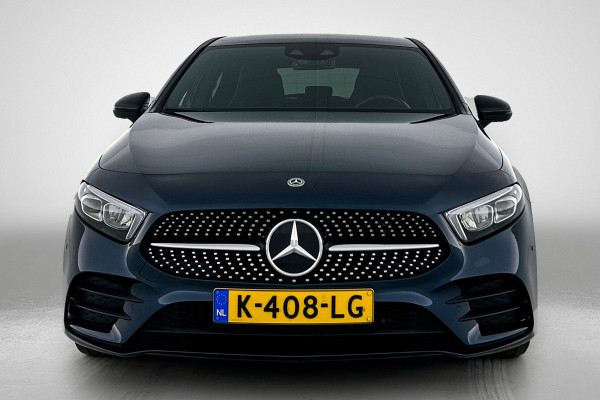 Mercedes-Benz A-Klasse 180 Business Solution AMG (SFEERVERLICHTING, CAMERA, NAVIGATIE, STOELVERWARMING, GOED ONDERHOUDEN)