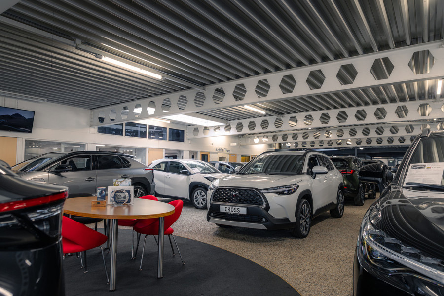 Toyota Yaris 1.5 Hybrid Dynamic | Navigatie, Lichtmetalen velgen, Privacy Glass, Safety Sense, Cruise control, Parkeercamera