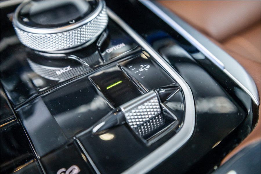 BMW X5 xDrive45e High Executive - M Sport | Swarovski | Elek. Trekhaak | 360 Camera | Memory