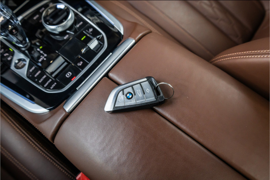 BMW X5 xDrive45e High Executive - M Sport | Swarovski | Elek. Trekhaak | 360 Camera | Memory