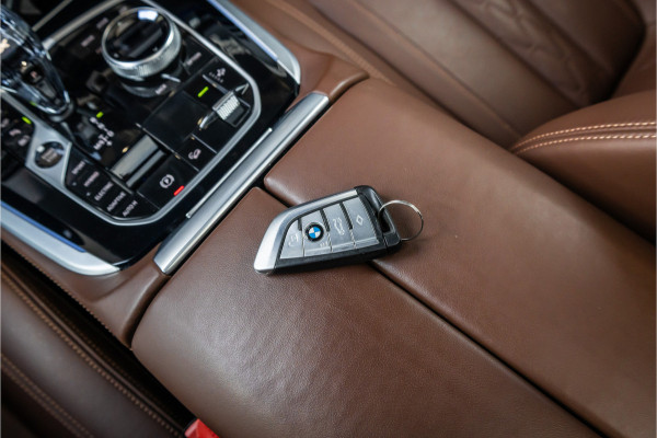 BMW X5 xDrive45e High Executive - M Sport | Swarovski | Elek. Trekhaak | 360 Camera | Memory