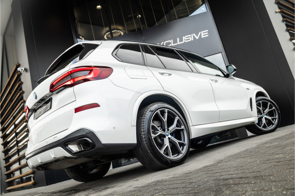 BMW X5 xDrive45e High Executive - M Sport | Swarovski | Elek. Trekhaak | 360 Camera | Memory