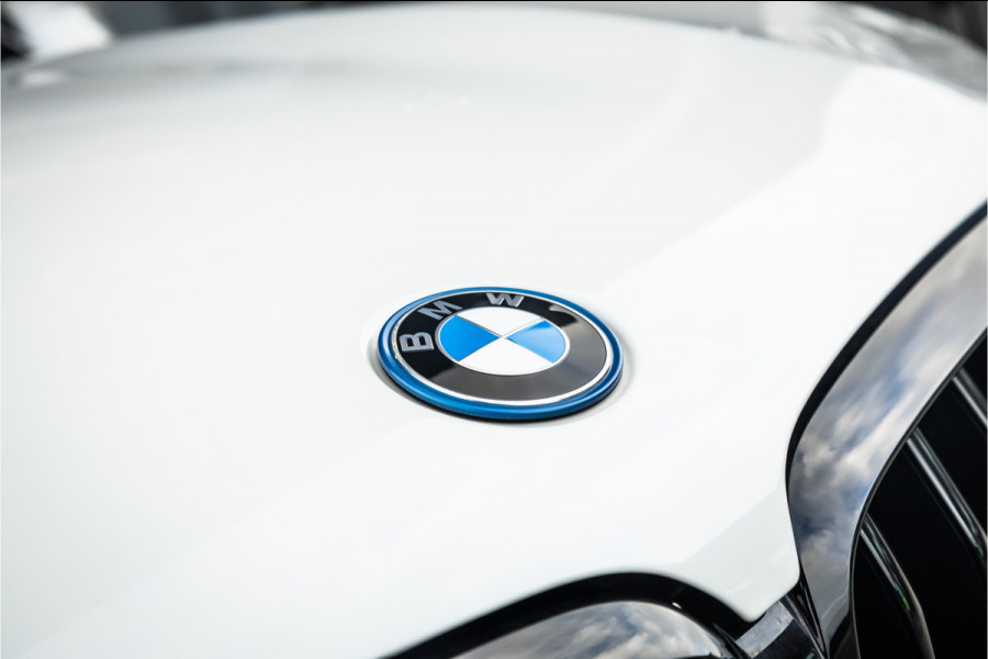 BMW X5 xDrive45e High Executive - M Sport | Swarovski | Elek. Trekhaak | 360 Camera | Memory