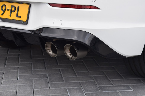 Volkswagen Golf R Performance 2.0 TSI 333pk 4-Motion | Origineel NL | Akrapovič