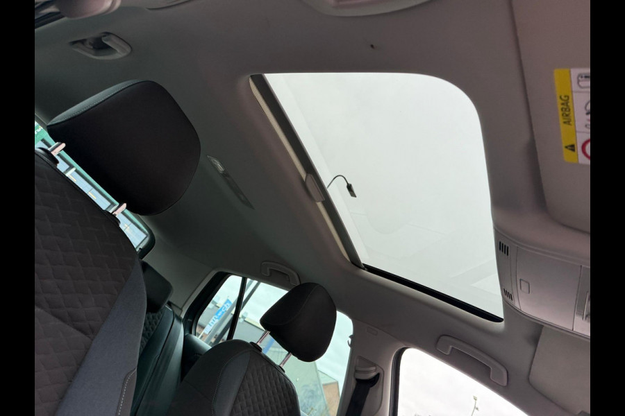 Volkswagen Golf 1.5 TSI Highline Business R / Panoramadak