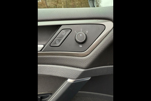 Volkswagen Golf 1.5 TSI Highline Business R / Panoramadak