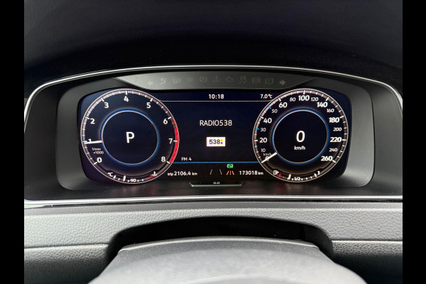 Volkswagen Golf 1.5 TSI Highline Business R / Panoramadak