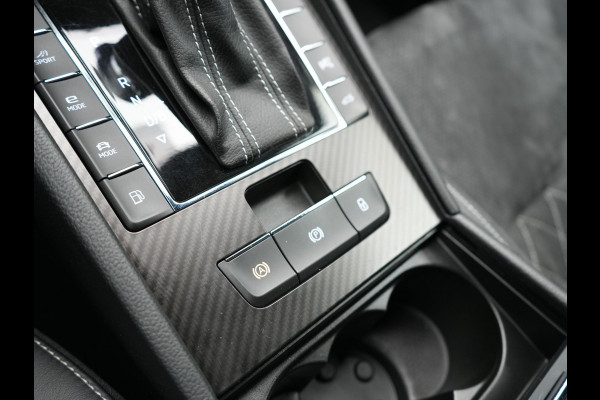 Škoda Superb Combi 1.4 TSI iV Sportline Business PHEV 218pk Dealer O.H | Trekhaak af Fabriek | Adaptive Cruise | 360 Camera | Alcantara Sportstoelen Memory & Verwarmd | 19"L.M | Keyless | Crystal LED | Plug In Hybrid |