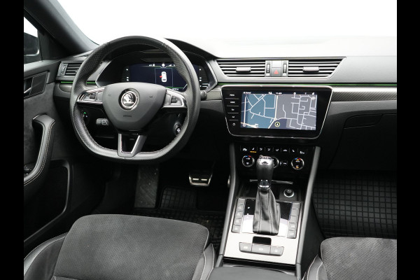 Škoda Superb Combi 1.4 TSI iV Sportline Business PHEV 218pk Dealer O.H | Trekhaak af Fabriek | Adaptive Cruise | 360 Camera | Alcantara Sportstoelen Memory & Verwarmd | 19"L.M | Keyless | Crystal LED | Plug In Hybrid |