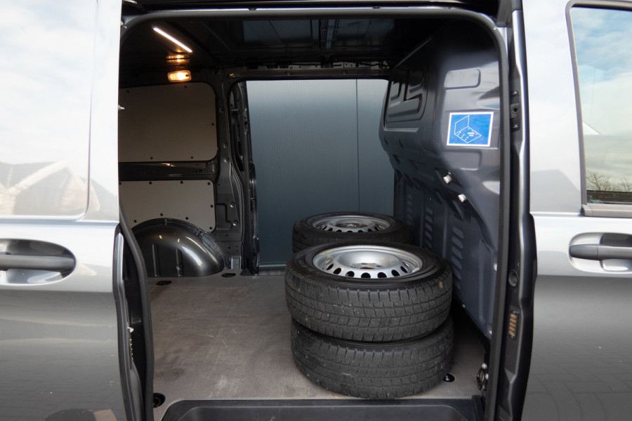 Mercedes-Benz Vito | ADAPTIEVE CRUISE CONTROL | CAMERA | TREKHAAK | STOELVERWARMING | DUBBELE SCHUIFDEUR