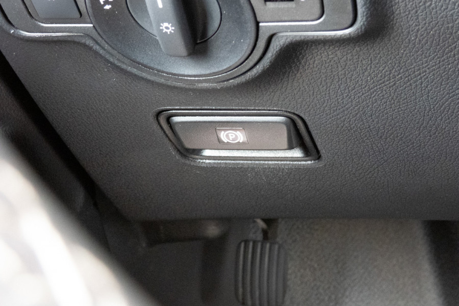 Mercedes-Benz Vito | ADAPTIEVE CRUISE CONTROL | CAMERA | TREKHAAK | STOELVERWARMING | DUBBELE SCHUIFDEUR