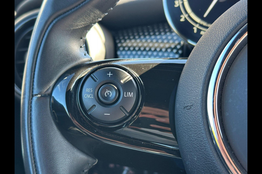 MINI Cabrio 1.5 Cooper Sidewalk Edition 136 PK | Head-Up Display | Harman Kardon | Camera | Lederen Bekleding | Navigatie | Carplay