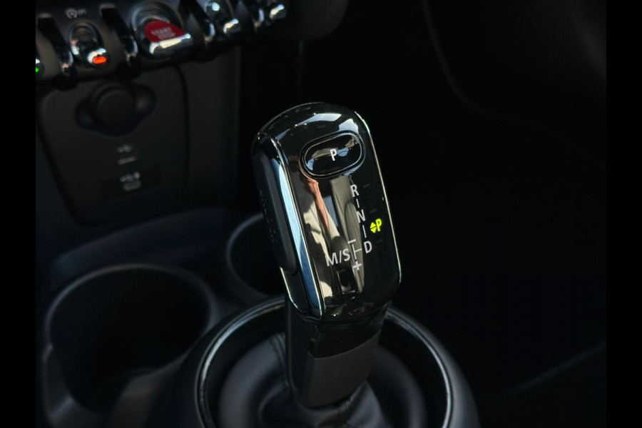 MINI Cabrio 1.5 Cooper Sidewalk Edition 136 PK | Head-Up Display | Harman Kardon | Camera | Lederen Bekleding | Navigatie | Carplay