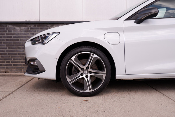 Seat Leon Sportstourer 1.4 TSI eHybrid PHEV FR Business Intense | LED | Virtual Cockpit | Memory | Navi | Camera | Carplay | ACC | Sfeerverlichting