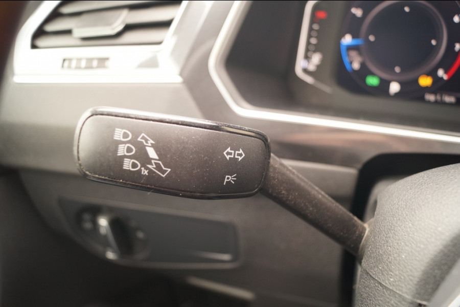 Volkswagen Tiguan 1.5 TSI 150pk DSG Comfortline Business -LEER-LED-ECC-
