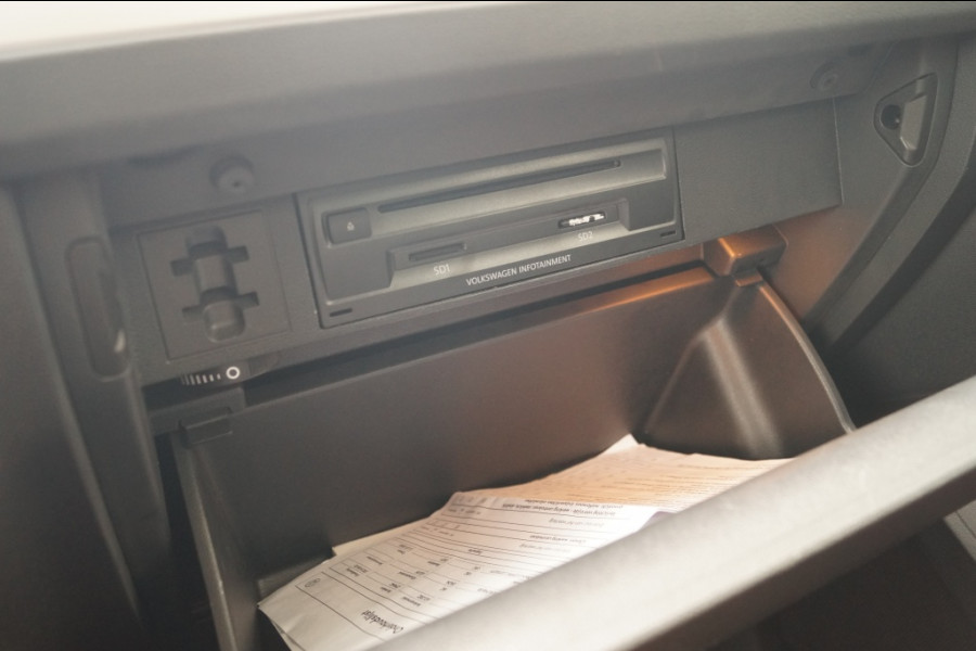 Volkswagen Tiguan 1.5 TSI 150pk DSG Comfortline Business -LEER-LED-ECC-