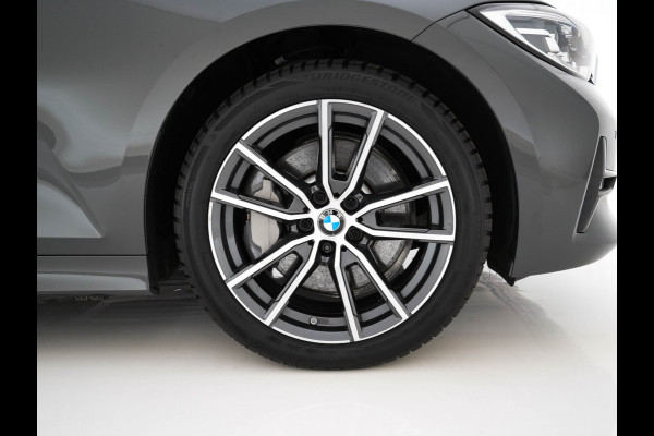 BMW 3-serie 330e eDrive Edition (Plug-In) (INCL-BTW) Aut. *LEATHER | FULL-LED | DIGI-COCKPIT | HEATED-SPORTSEATS | PRIVACYGLASS | AMBIENTLIGHT | DAB | NAVI-FULLMAP | ECC | CARPLAY | PDC | CRUI/SE | 18''ALU*