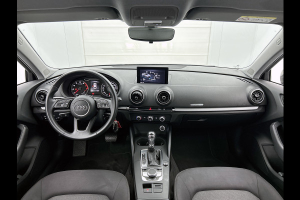 Audi A3 Sportback 35 TFSI CoD Pro Line Automaat (NAVIGATIE, TREKHAAK AFNEEMBAAR, LED, 1e EIGENAAR, GOED ONDERHOUDEN)