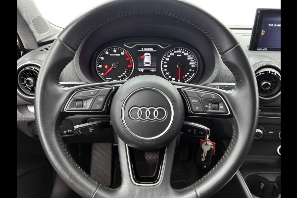 Audi A3 Sportback 35 TFSI CoD Pro Line Automaat (NAVIGATIE, TREKHAAK AFNEEMBAAR, LED, 1e EIGENAAR, GOED ONDERHOUDEN)