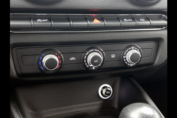 Audi A3 Sportback 35 TFSI CoD Pro Line Automaat (NAVIGATIE, TREKHAAK AFNEEMBAAR, LED, 1e EIGENAAR, GOED ONDERHOUDEN)