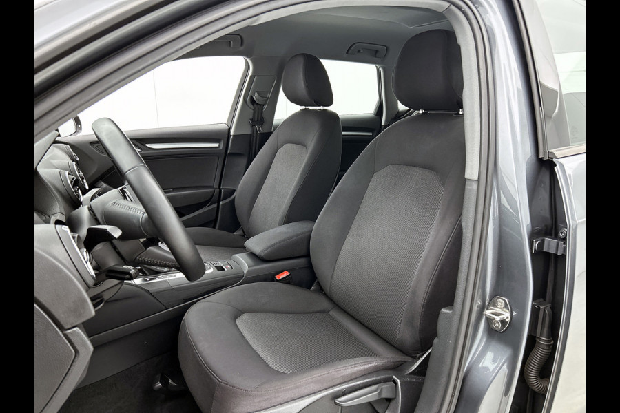 Audi A3 Sportback 35 TFSI CoD Pro Line Automaat (NAVIGATIE, TREKHAAK AFNEEMBAAR, LED, 1e EIGENAAR, GOED ONDERHOUDEN)