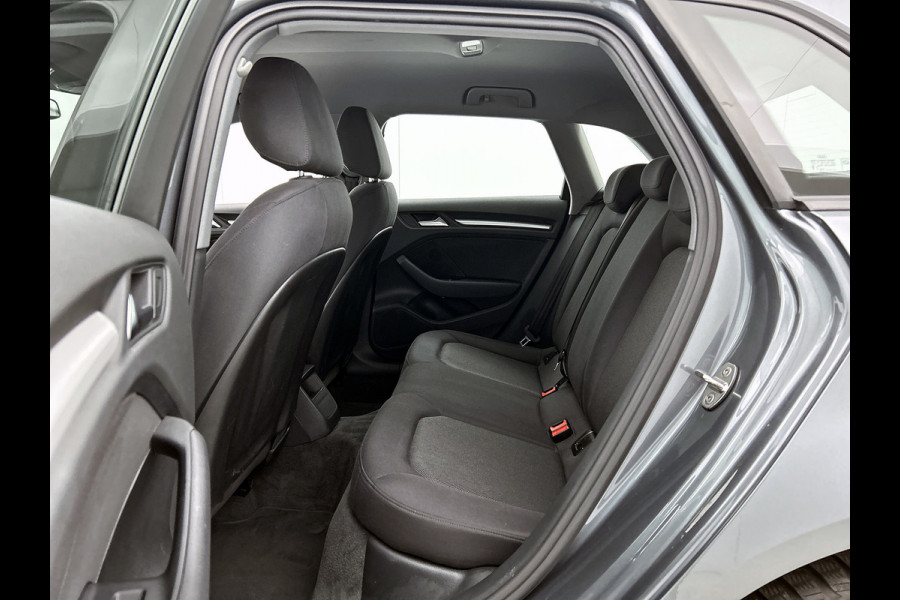 Audi A3 Sportback 35 TFSI CoD Pro Line Automaat (NAVIGATIE, TREKHAAK AFNEEMBAAR, LED, 1e EIGENAAR, GOED ONDERHOUDEN)