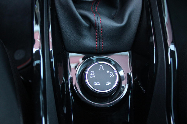 Peugeot 2008 1.2 130PK GT-LINE | PANORAMA DAK | GRIP CONTROL | CRUISE CONTROL | DAB+ RADIO | APPLE CARPLAY/ANDROID AUTO | NAVIGATIE | ACHTERUITRIJ CAMERA | 17" LICHTMETALEN VELGEN "BLACK" | CLIMATE CONTROL | PARKEERSENSOREN VOOR + ACHTER | GETINTE ACHTERRUITEN | ZWARTE DAK RELING |