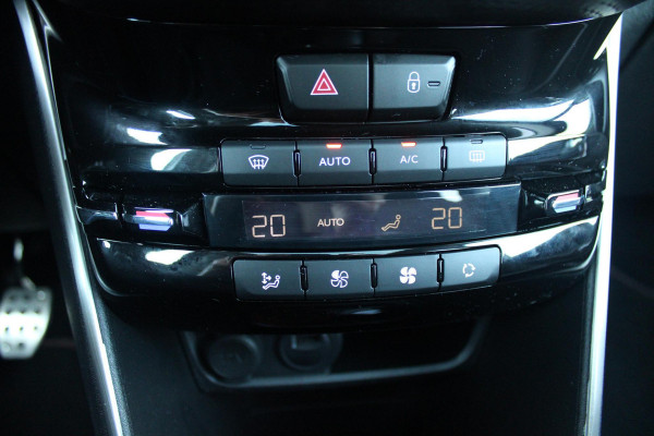 Peugeot 2008 1.2 130PK GT-LINE | PANORAMA DAK | GRIP CONTROL | CRUISE CONTROL | DAB+ RADIO | APPLE CARPLAY/ANDROID AUTO | NAVIGATIE | ACHTERUITRIJ CAMERA | 17" LICHTMETALEN VELGEN "BLACK" | CLIMATE CONTROL | PARKEERSENSOREN VOOR + ACHTER | GETINTE ACHTERRUITEN | ZWARTE DAK RELING |
