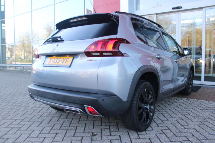 Peugeot 2008 1.2 130PK GT-LINE | PANORAMA DAK | GRIP CONTROL | CRUISE CONTROL | DAB+ RADIO | APPLE CARPLAY/ANDROID AUTO | NAVIGATIE | ACHTERUITRIJ CAMERA | 17" LICHTMETALEN VELGEN "BLACK" | CLIMATE CONTROL | PARKEERSENSOREN VOOR + ACHTER | GETINTE ACHTERRUITEN | ZWARTE DAK RELING |